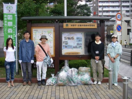 大阪マラソン“クリーンUP”作戦　清掃活動後の集合写真