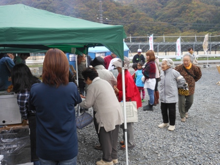 ご高齢の方々も多数ご来場