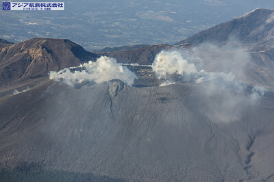 2018.3新燃岳 斜め空中写真_10