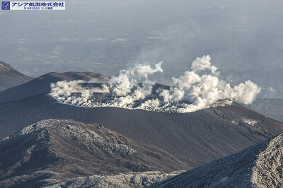 2018.3新燃岳 斜め空中写真_4