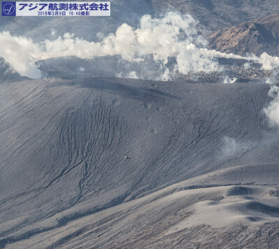 2018.3新燃岳 斜め空中写真_9