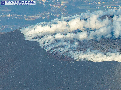 2018.3新燃岳 斜め空中写真_7