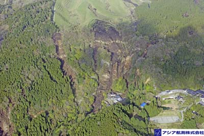 平成28年熊本地震斜め空中写真_6