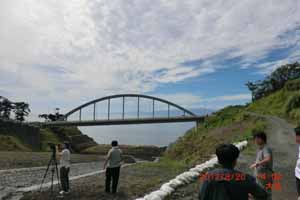 溶岩導流堤をまたぐ大宮橋